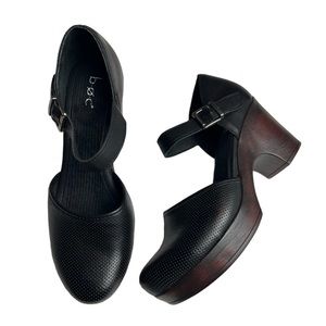 BOC Clogs Sandals
